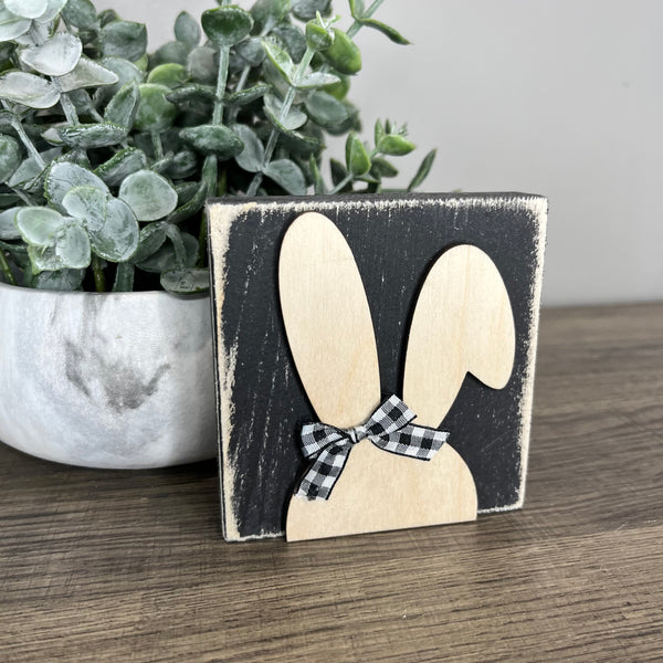 3D Reversible Shelf Sitter - Crosses / Bunny Ears